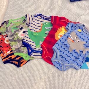 Funstuff bodysuits/ NWT/ 0-3 months/ 🧸5 for 25 dollars